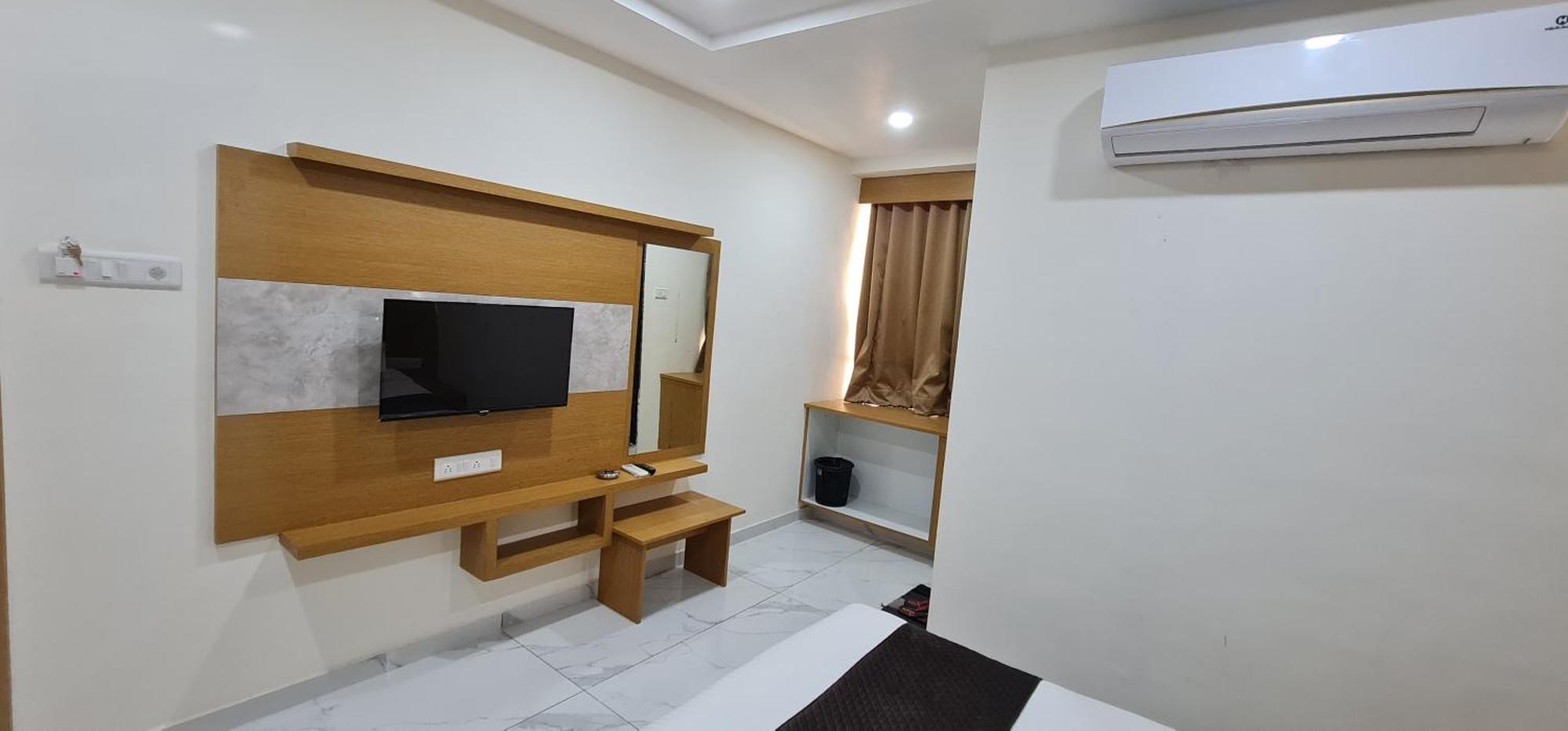 Hotel Vivan Vadodara Extérieur photo