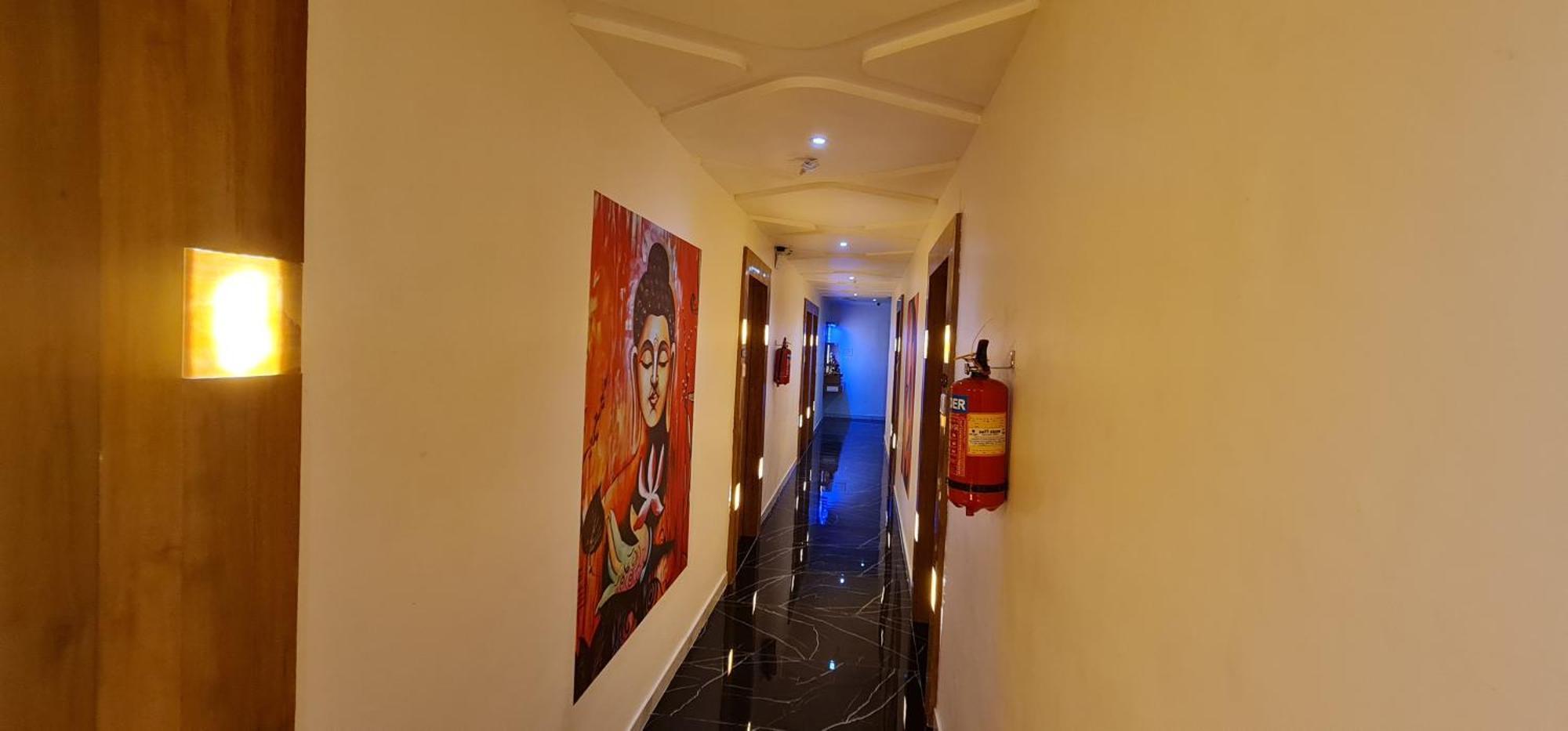 Hotel Vivan Vadodara Extérieur photo